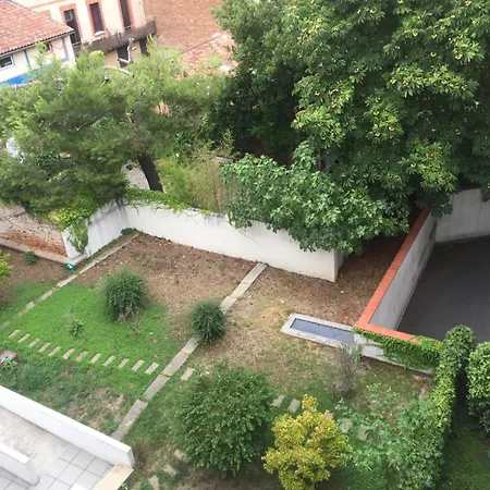 T1 Avec Terrasse Au Calme 4eme Etage Sur 4 *