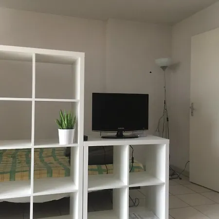 T1 Avec Terrasse Au Calme 4eme Etage Sur 4 *